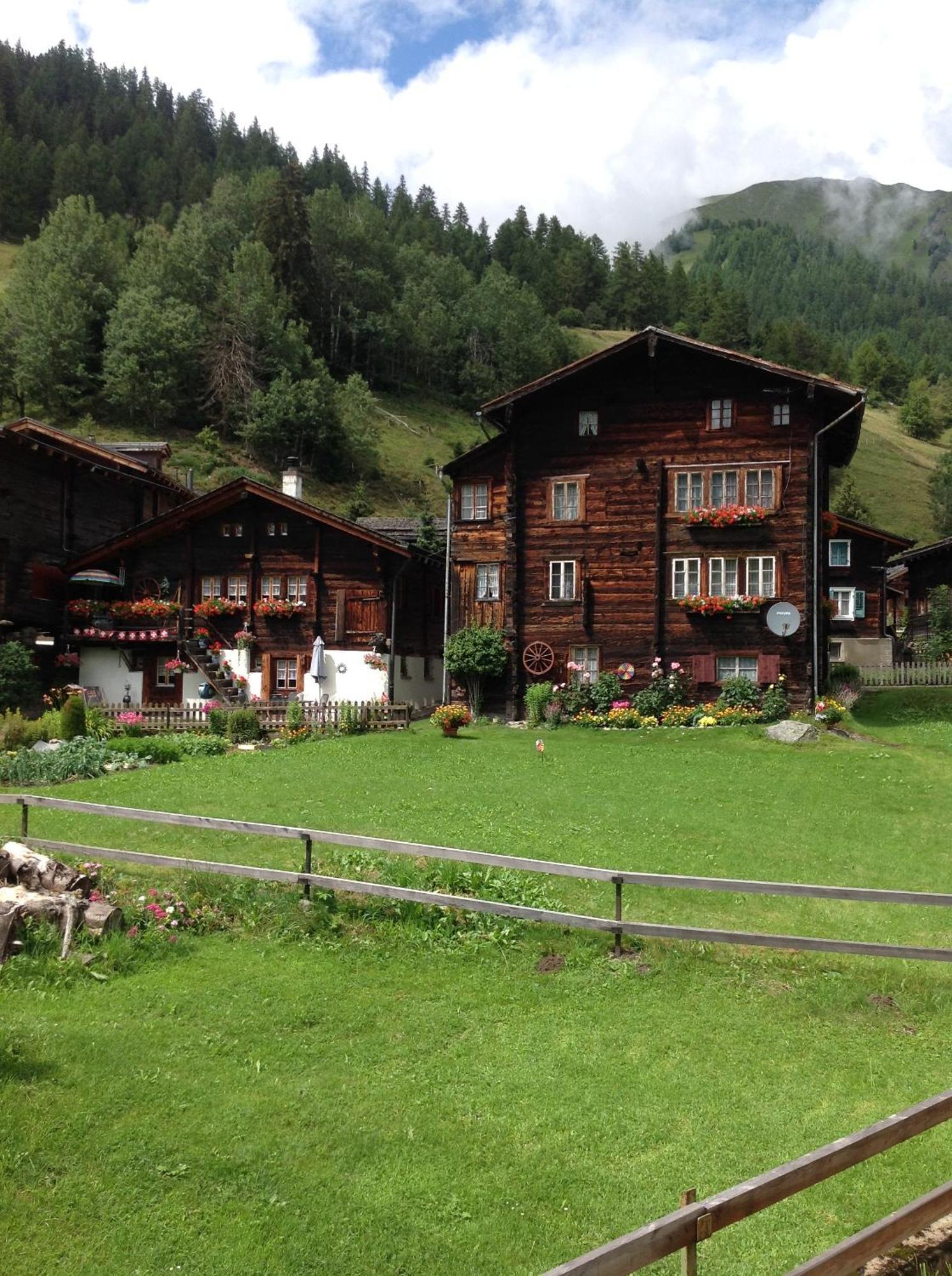 6 Dorfstrasse Apartman Oberwald Kültér fotó